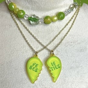 Siobhan Rossiter is the BESTIE NECKLACE SET winner!